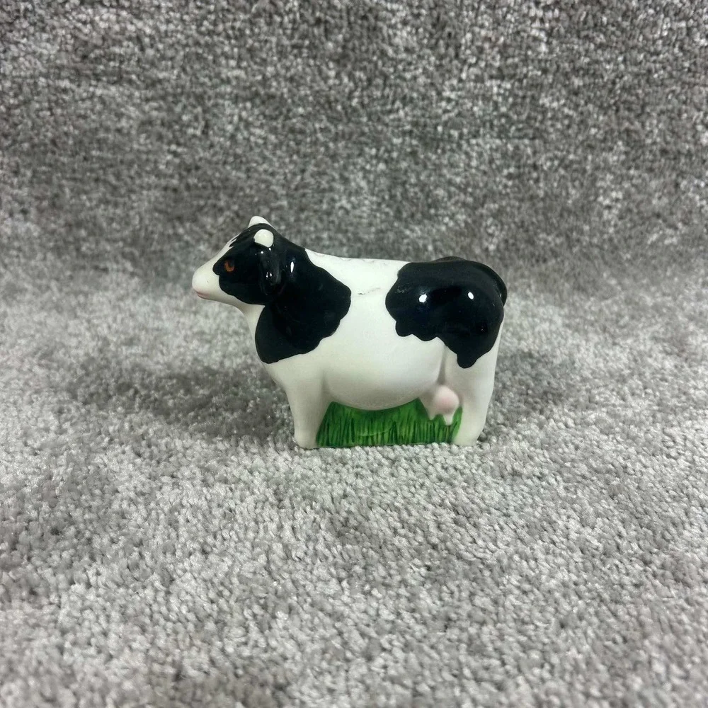Clay Art‎ Cow Salt or Pepper Shaker Black White Ceramic Farmhouse Animal